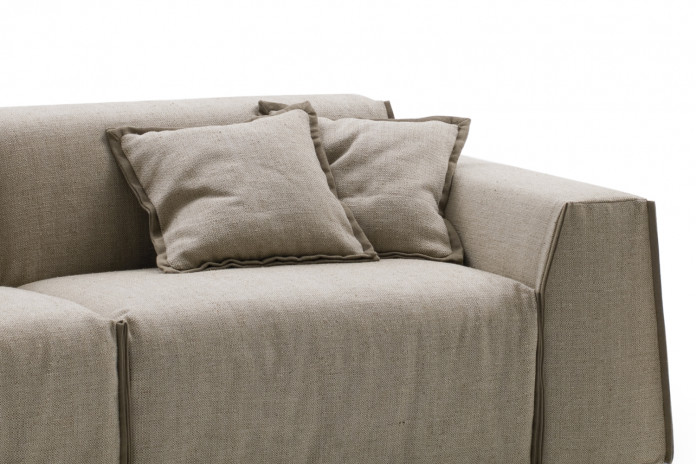 Contemporary flanged edge scatter cushions